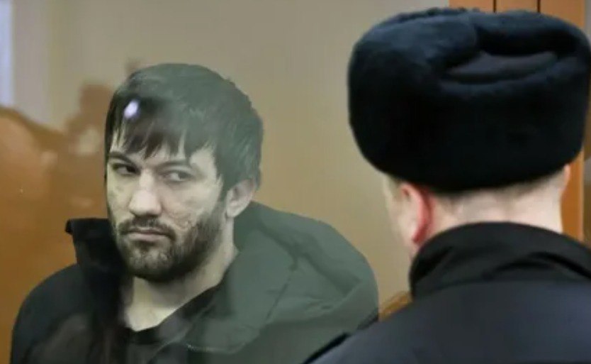 Боец ММА Ламберд Ахьядов внесен в РФ в перечень террористов и экстремистов рассказал в суде, что признает вину в убийстве инспектора МАДИ в парке "Зарядье". Напомним, это преступление следствием квалифицировано как теракт.