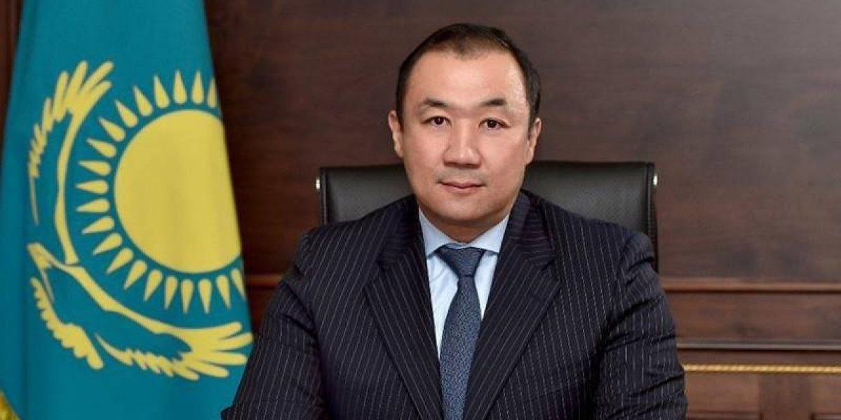 Министром транспорта Казахстана стал глава «Казахстанских железных дорог»    Президент Казахстана подписал указ о назначении Нурлана Сауранбаева на должность министра транспорта, сообщила Акорда  Администрация президента .  На этом посту он сменил Марата Карабаева, который возглавлял Минтранс со 2 сентября 2023 года.  Ранее  с апреля 2021 года  Нурлан Сауранбаев занимал должность председателя правления НК «Казахстан темір жолы»  «Казахстанские железные дороги» .   Logistan.info   Логистика   Экономика