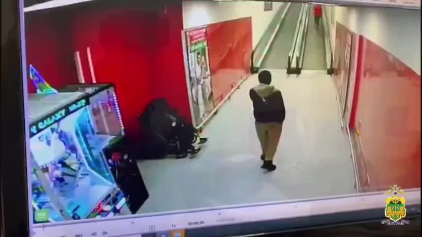 В Новороссийске задержан мужчина за грабеж инвалида в торговом центре