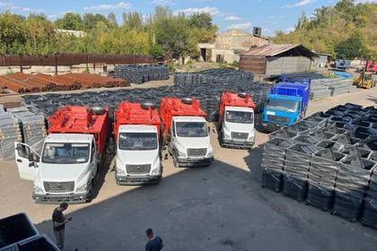Более 6 тысяч стихийных свалок ликвидировал за год «Донснабкомплект» в ДНР  По данным Минстроя Республики, общий объем убранного мусора превысил 300 тысяч кубометров. При очистке территории региона были задействованы около 300 единиц спецтехники.