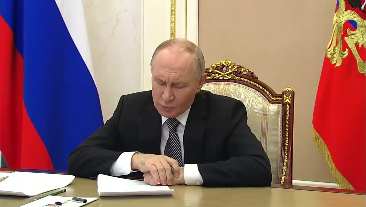 Путин подчеркивает важность ответственного использования ИИ для сохранения идентичности молодежи