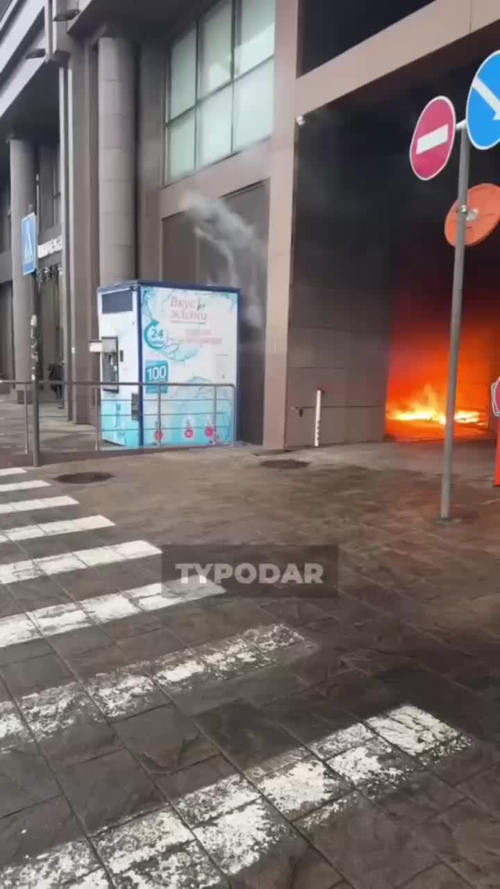 Эвакуация 250 человек из горящего дома в Сочи завершена без пострадавших