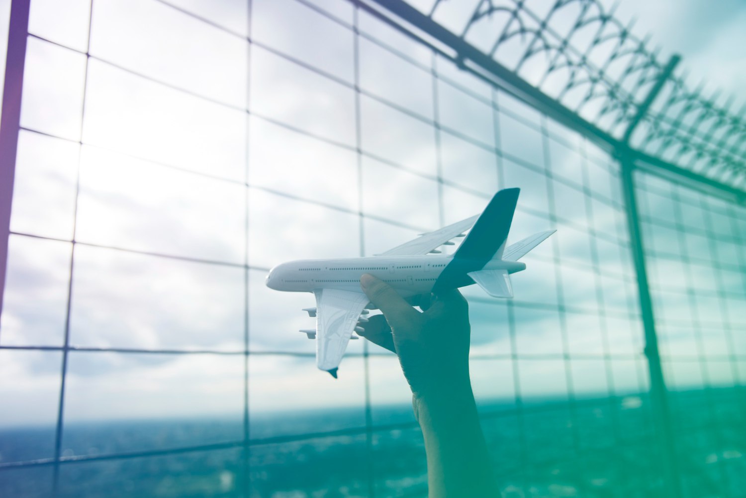 Air Astana отменяет рейсы в Доху и Дубай Казахстанская авиакомпания отменила рейсы на Ближний Восток из-за эскалации конфликта между Ираном и Израилем. Пока это касается полетов, запланированных на 23 июня. KC191/192/Атырау-Дубаи-Атырау; KC205/206/Астана-Дубаи-Астана; KC897/898/Алматы-Дубаи-Алматы; KC655/656/Астана-Доха-Астана. В авиакомпания уточнили, что внимательно следят за ситуацией. В случае отмены других рейсов в дальнейшем, авиаперевозчик будет сообщать дополнительно. Фото: freepik /CentralMediaNews