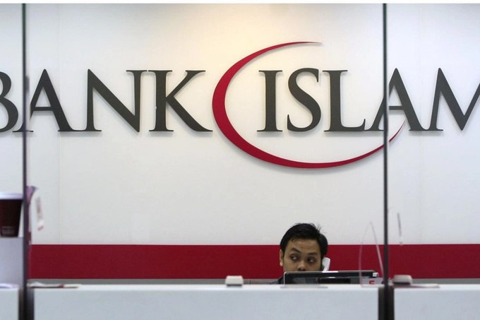 Банки в Узбекистане проявляют большой интерес к исламским финансам Узбекистан примет закон об исламском банкинге в ближайшее время заявил зампред Центрального банка Санжар Носиров В ноябре 2025 года Закпалата Олий Мажлиса приняла законопроект который уже направлен в Сенат Во втором квартале 2026 года Центробанк совместно с Советом по исламским финансовым услугам IFSB планирует разработать дорожную карту по развитию сектора исламских финансов до 2030 года На 2026 2027 годы запланирована разработка национальных стандартов по исламским финансовым операциям Согласно Стратегии Узбекистан 2030 исламские финансы внедрят минимум в трех госбанках которые еще не определены