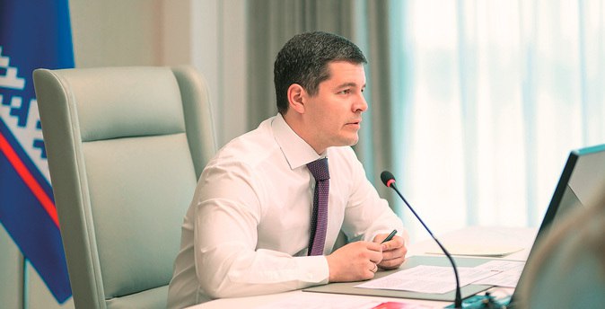 Губернатор ЯНАО Дмитрий Артюхов Ямал по темпам жилищного строительства вышел на рекордный уровень последних 30 лет Приводим важнейшие цитаты главы Ямала о социально экономическом развития региона в 2025 году С 2019 года расселили уже 842 тысячи квадратных метров аварийного жилья Так улучшили жизнь более 53 тысяч человек каждый десятый ямалец Делаем акцент на системе профилизации усиливаем ее с помощью матричной модели это новый уровень индивидуального подхода За последние пять лет ввели на Ямале более 60 спортивных объектов Беспилотники стали частью нашей жизни У них большой потенциал гражданского применения мы развиваем эти системы в самых разных сферах от мониторинга инфраструктуры до экологического контроля experturall