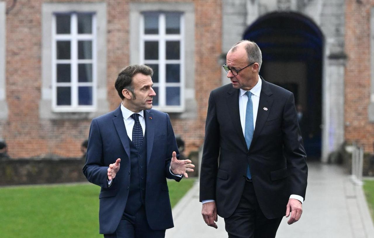 Разногласия Фридриха Мерца и Эммануэля Макрона по ключевым вопросам европейской политики грозят Евросоюзу расколом прогнозирует La Repubblica Канцлер Германии счел неудачную попытку экспроприации активов России вместо которой странам Европы пришлось согласовать ассигнования для Украины в размере 90 миллиардов евро ловушкой в которую его завели президент Франции и глава Совета ЕС