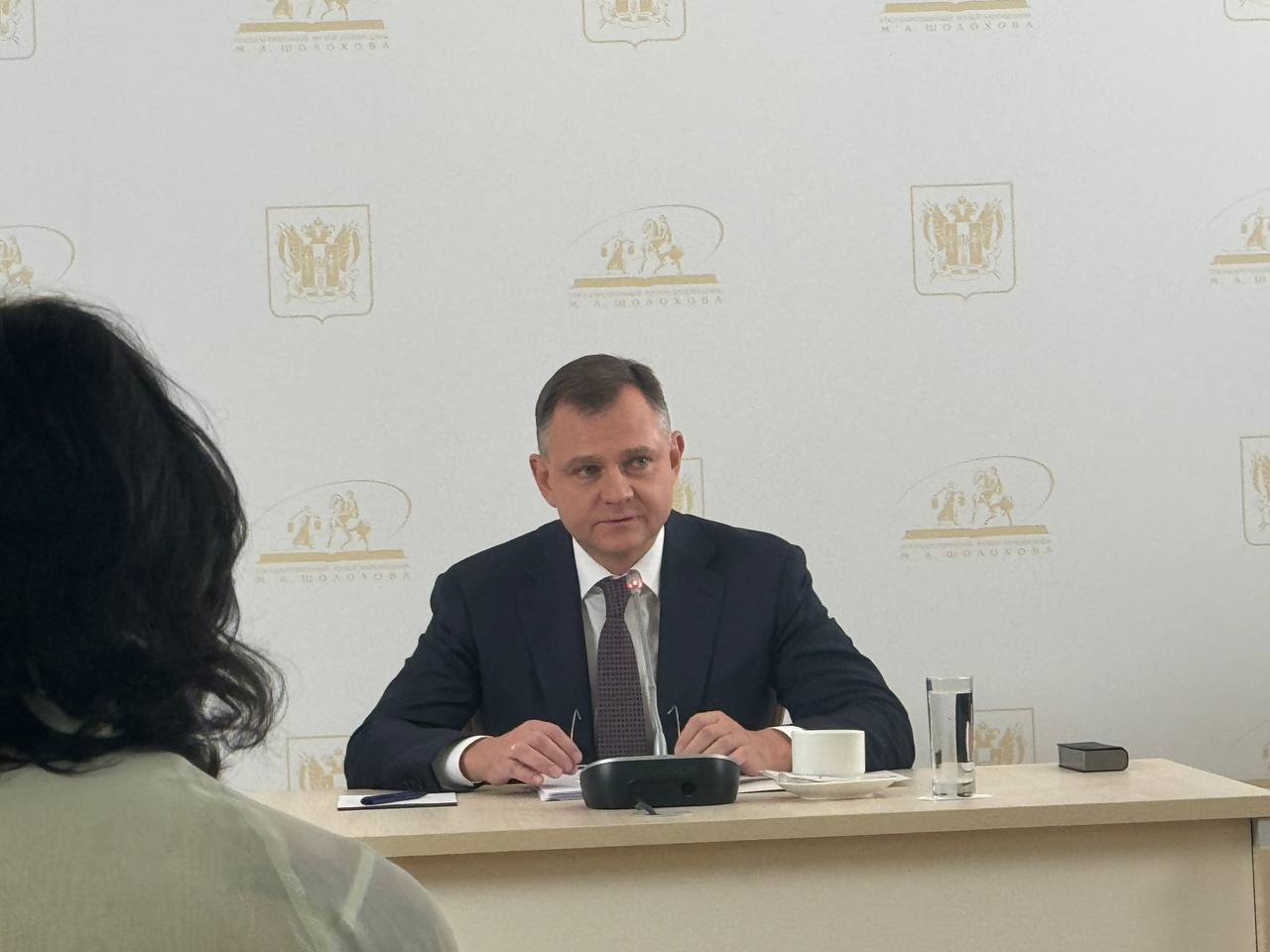 На своей пресс конференции Юрий Слюсарь рассказал что президент Владимир Путин поддержал идею позиционирования Ростова как южной столицы Российской федерации Это объективный факт он опирается на тот потенциал который у нас есть на ту функцию которую мы сейчас выполняем в новой ситуации и политической и географической и экономической с учётом присоединения новых регионов заявил врио губернатора Подписаться Прислать нам новость
