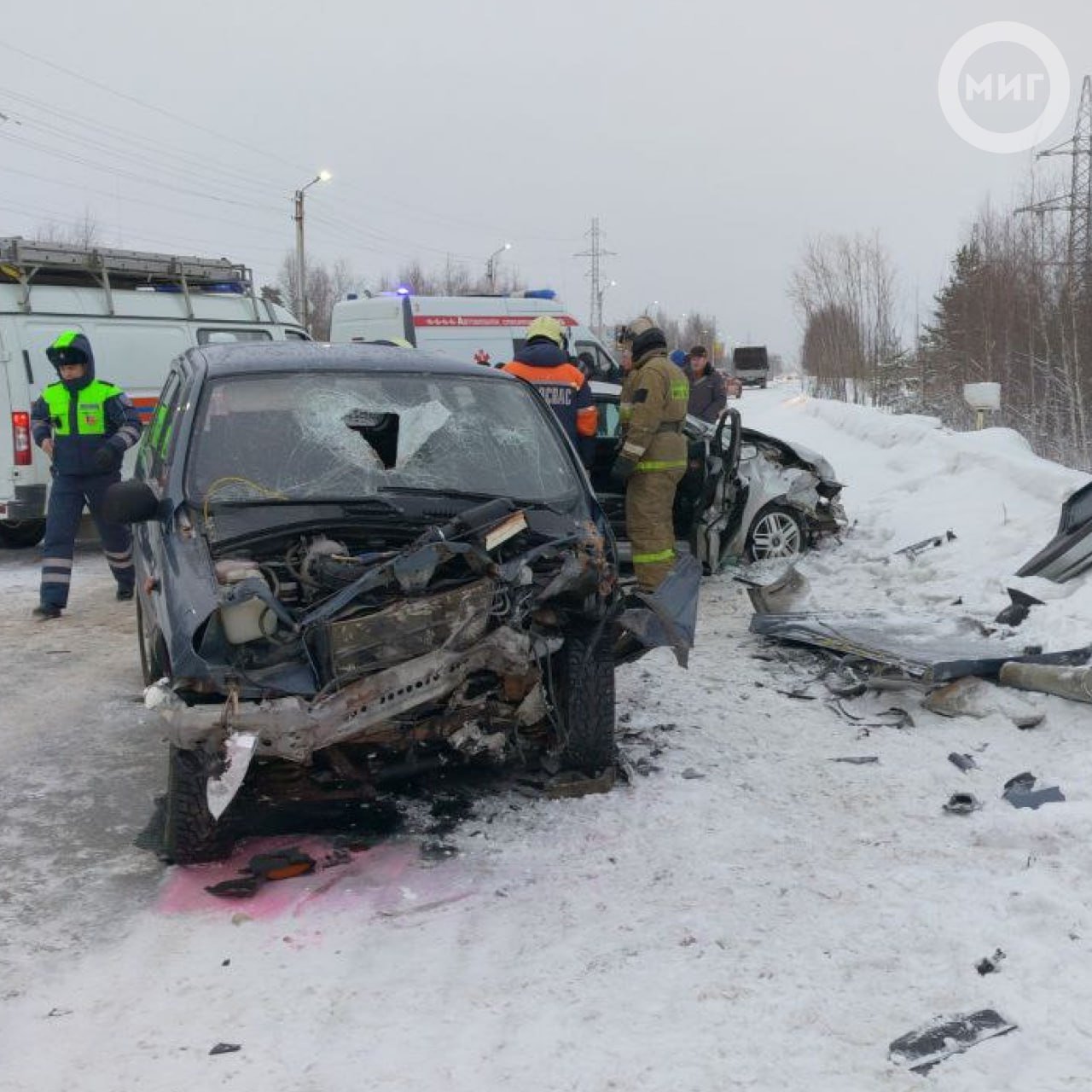 В Ноябрьске серьезное ДТП с четырьмя пострадавшими  Три машины столкнулись на Магистральной, на месте работают оперативные службы. Одну из пострадавших экстренно увезли в больницу.    "Миг.Ноябрьск"  Подписаться   Прислать новость