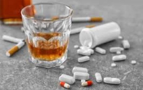 Магаданская область снова среди худших в приверженности здоровому образу жизни Рейтинг ЗОЖ составили федеральные эксперты По числу пьющих курящих наркозависимых жителей Колыма заняла негативное 83 место Сюда же необходимо добавать низкие показатели занятия физкультурой и условий труда Лидерами исследования снова стали регионы Северного Кавказа На государственном уровне реализуется множество программ по популяризации ЗОЖ которые в Магаданской области оказываются безрезультатны В сентябре сотрудники УФСБ по Якутии изъяли партию наркотиков на миллиард рублей дурь шла в Магадан