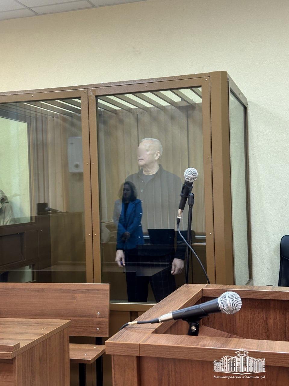 Сергея Мельникова оставили в СИЗО до декабря Ленинградский районный суд оставил срок содержания в СИЗО уже экс главе администрации Балтийска Сергею Мельникову до 7 декабря Также был продлен срок содержания под стражей его заместителя Максима Коваленко Постановления не вступили в законную силу и могут быть обжалованы Суд пришел к выводу что оставаясь на свободе они могут помешать расследованию уголовного дела Бывий глава администрации Балтийска Сергей Мельников обвиняется в получении взятки п в ч 5 ст 290 УК РФ Следствие полагает что 15 января Мельникову передал взятку в размере не менее 575 тыс руб его же заместитель Максим Коваленко взамен на общее покровительство и попустительство по службе п б ч 4 ст 291 УК РФ Полномочия Сергея Мельникова закончились в сентябре 2025 года с избранием нового состава совета депутатов Балтийского ГО  Еще больше новостей в Telegram канале RUGRAD