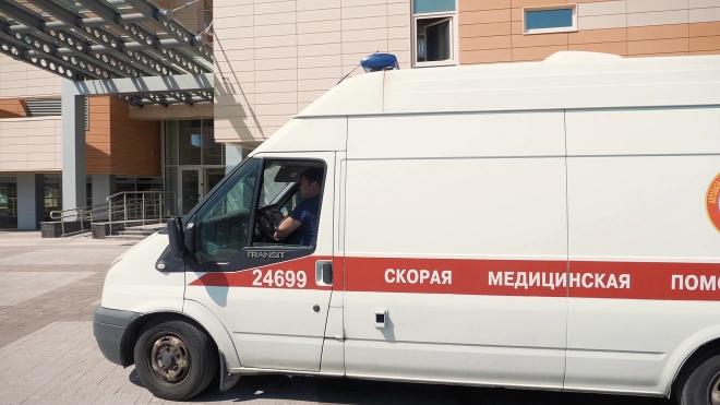 На Елагином острове во время уличного фестиваля Петербурженка распылила газовый баллончик на женщину с двумя детьми Пострадавшей стала 36-летняя жительница Петрозаводска — у неё диагностировали химический ожог глаз, а у детей выявили синдром сухого глаза. Причины агрессии нападавшей пока неизвестны. Женщина задержана и привлечена к административной ответственности за хулиганство. Флэш Питер - подписаться