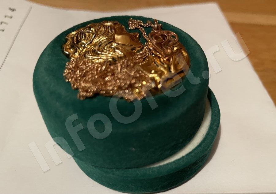 У орловчанки похитили кольца и выбросили их В ОП 1 по Железнодорожному району УМВД России по г Орлу поступило сообщение от местной жительницы о краже Женщина рассказала полицейским что пропали её украшения которые она вместе с другими личными вещами положила в шкафчик на время посещения организации   www infoorel ru news u orlovchanki pohitili kolca i vybrosili ih html