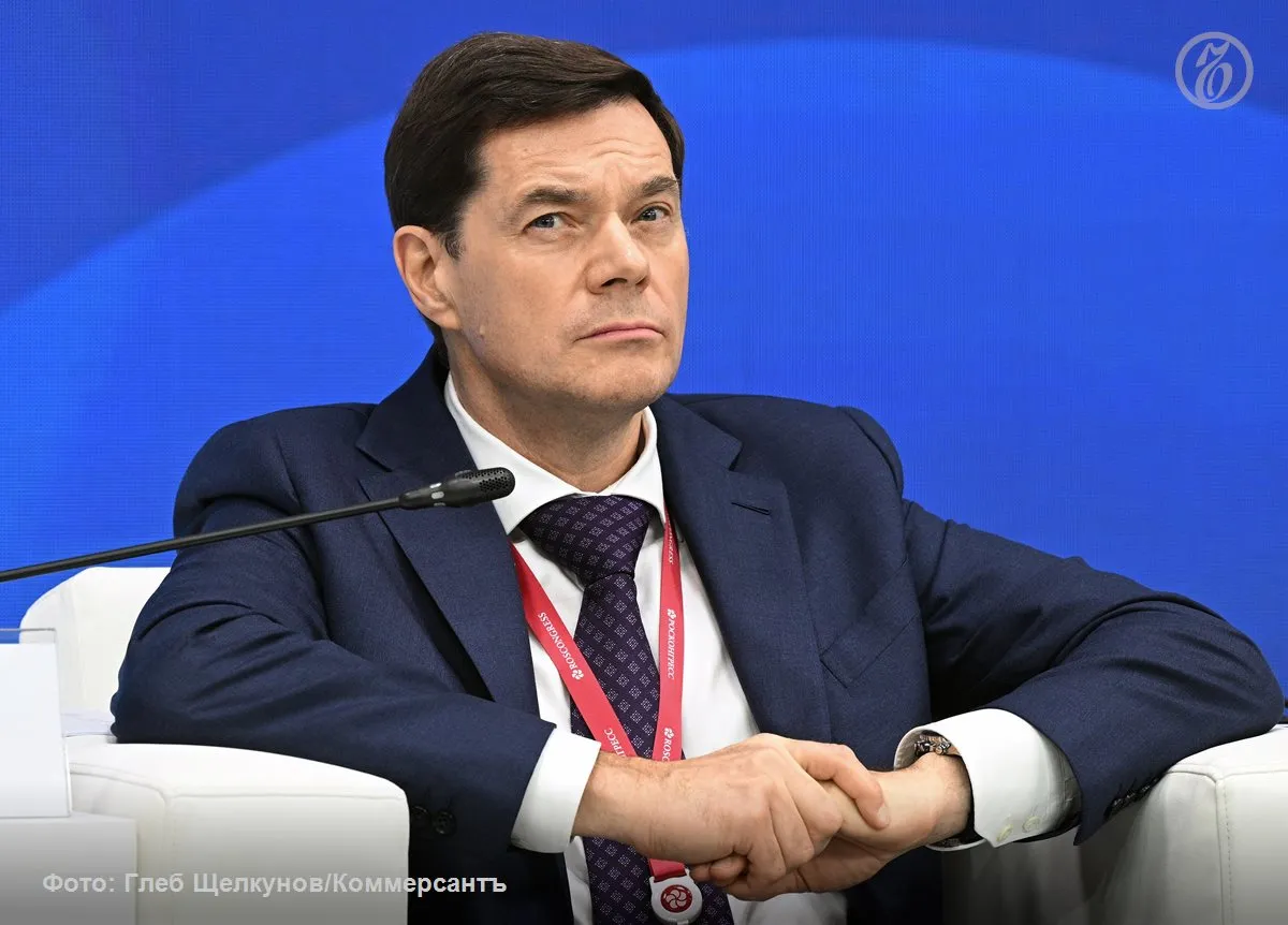 Совладелец Северстали Алексей Мордашов занял первое место в списке богатейших людей России по версии Forbes Его капитал оценили в 37 млрд это первый случай когда состояние российского бизнесмена преодолело порог в 30 млрд за все время существования рейтинга В тройку лидеров также вошли президент Норникеля Владимир Потанин 29 7 млрд и основатель ЛУКОЙЛа Вагит Алекперов 29 5 млрд Общие активы российских миллиардеров достигли отметки 696 5 млрд прибавив более 70 млрд по сравнению с прошлым годом Подписывайтесь на Ъ в Telegram в MAX Оставляйте бусты