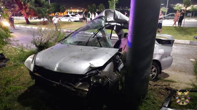 В Новороссийске улучшилась статистика ДТП по сравнению с 2024 годом В Госавтоинспекции Новороссийска подвели итоги деятельности за 12 месяцев 2025 года В городе зарегистрировано 305 дорожно транспортных происшествий в которых 27 человек погибло 336 получили травмы различной степени тяжести С участием несовершеннолетних зарегистрировано 42 ДТП в которых травмы получили 43 несовершеннолетних 1 ребенок погиб Это меньше чем в 2024 году 311 дорожно транспортных происшествий в которых 36 человек погибли а травмы получили 358 человек В 2024 году произошли 42 аварии с участием несовершеннолетних 4 ребёнка погибло 41 получил травмы С участием водителей в состоянии опьянения зарегистрировано 15 ДТП 20 человек получили травмы различной степени тяжести 2 человека погибло В 2025 году по вине пешеходов произошло 27 ДТП ранено 20 человек погибло 7 Годом ранее в 111ДТП 8 человек погибло 104 получили травмы По вине водителей произошло 62 ДТП ранен 61 человек погибло 3  Основными причинами ДТП за 12 месяцев стали нарушение очередности проезда перекрестков несоблюдение дистанции до двигавшегося спереди автомобиля выезд на полосу встречного движения превышение скорости движения