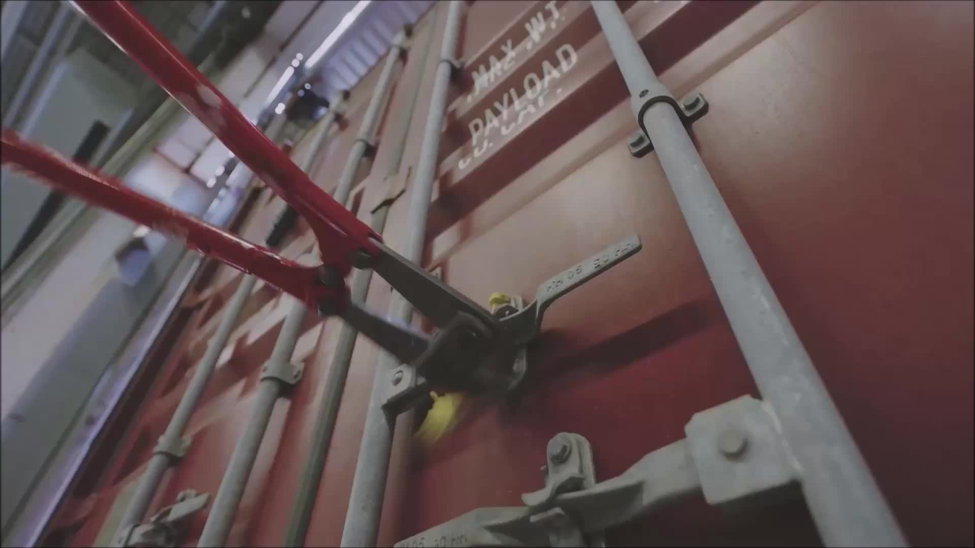 Уровень роботизации на заводе АГР Холдинг вдвое превышает показатели Volkswagen, сообщает губернатор Владислав Шапша