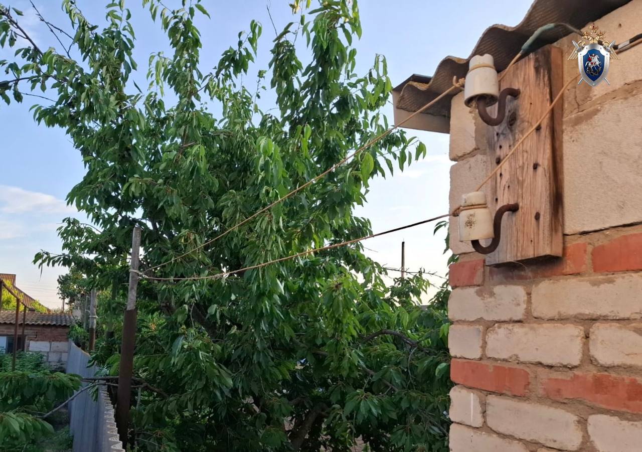 Дело о гибели ребенка от удара током в Астраханской области передано в суд Самостоятельный ремонт электропроводки привел к трагедии астраханца обвиняют в причинении смерти по неосторожности Подробнее   astrakhan su 338085 Мы в Max Подпишитесь