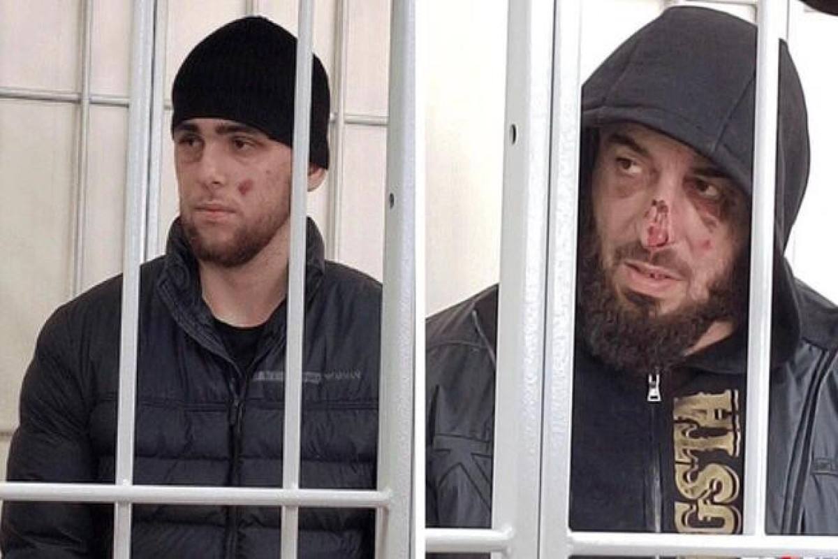 В Тюмени осудили двух азербайджанцев по делу о стрельбе на улице Муравленко  В январе 2024 года в Тюмени неизвестные обстреляли автомобиль, ранив мужчину — инцидент попал на камеры наблюдения. Пострадавший получил три огнестрельных ранения, было возбуждено уголовное дело.  Суд признал Маарифа Алиева и Расула Мансурова виновными в хулиганстве с применением оружия и порче имущества. Алиев получил 2,5 года, Мансуров — 2 года и 4 месяца колонии. Оба были задержаны в Самаре и этапированы в Тюмень.  По обвинению в покушении на убийство все трое фигурантов, включая Фуада Ягубова, были оправданы. Ягубов полностью реабилитирован.  Также суд частично удовлетворил иск владелицы обстрелянного авто, обязав Алиева и Мансурова выплатить ей 815 800 рублей.  Обвиняемые утверждали, что стреляли в целях самообороны. Суд не поддержал версию следствия о разбойном нападении.