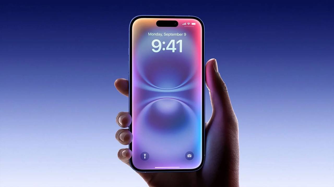 Apple начала тестировать новую умную Siri со сторонними приложениями. Может выйти уже весной Например, пользователь сможет спросить у голосового помощника о рейсе своей мамы или планах на обед, а он найдёт нужную информацию в приложениях Почта и Сообщения. Новая функция App Intents позволит Siri выполнять действия в приложениях по голосовым командам. Например, помощник сможет искать, редактировать и отправлять фото, комментировать посты в соцсетях или добавлять товары в корзину в интернет-магазинах. #новости