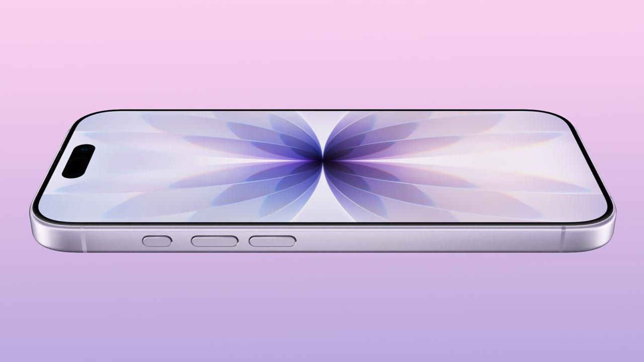 Apple усилила защиту памяти в iPhone 17 чтобы его было невозможно взломать и установить шпионское ПО В iPhone 17 появилась новая функция безопасности под названием Memory Integrity Enforcement MIE Она следит за безопасностью ядра чтобы никакое шпионское ПО не могло получить к нему доступ Также Apple добавила функцию Spectre V1 которая усиливает защиту от хакерских атак и работает практически без нагрузки на процессор По словам Apple эти изменения значительно удорожают и усложняют разработку высококлассного шпионского ПО   www iphones ru iNotes apple usilila zashchitu pamyati v iphone 17 chto ego bylo nevozmozhno vzlomat i ustanovit shpionskoe po новости iphonesru