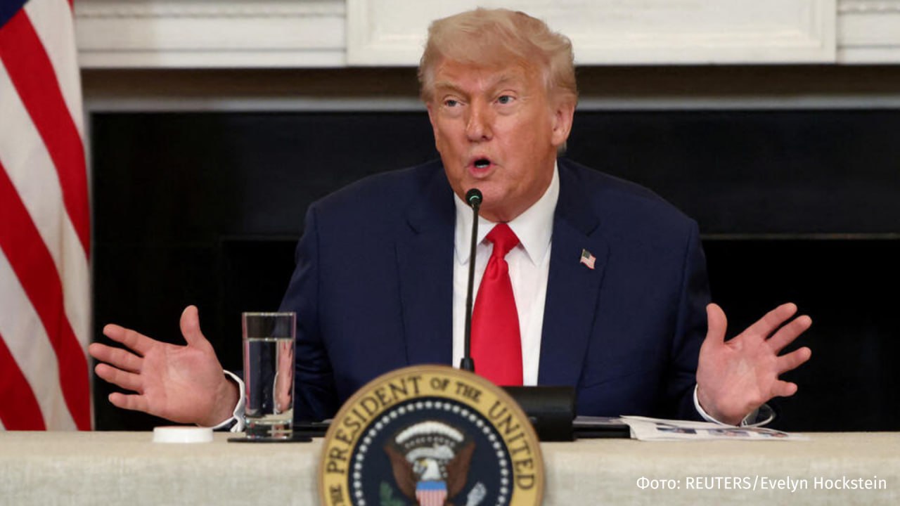 Трамп сделает важное заявление по поводу России 14 июля. Об этом он сказал в телефонном интервью NBC News. Президент США также сообщил, что союзники Соединенных Штатов по НАТО "заплатят за американское оружие", которое затем отправят Украине в качестве военной помощи. Кроме того, Трамп добавил, что Сенат собирается принять "очень серьезный и жесткий закон о санкциях", но только от самого президента зависит, будет ли он его применять. Больше новостей тут Отправить новость