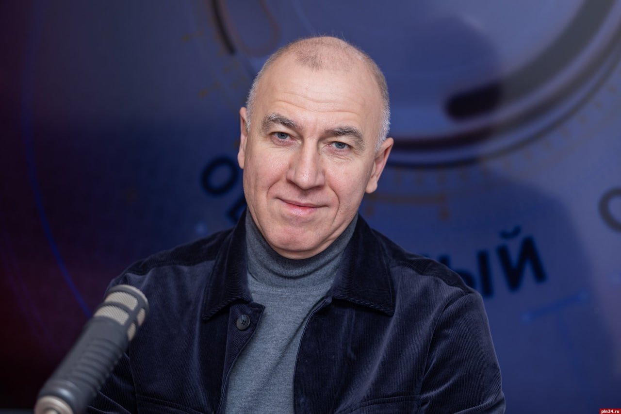 Сети водоснабжения и канализацию в Пскове обновляют масштабно и срочно Горводоканал сообщил о двух важных направлениях работ Реконструкция коллектора на пересечении улиц Петрова и Алтаева завершена на 90 Несмотря на сложности устаревшая советская сеть самовольные застройки и неожиданные порывы подрядчик почти справился Запуск объекта ожидается до конца года Город готовится к крупным инвестиционным проектам планируется строительство водопровода к Лисьим горкам район остался без воды реконструкция коллекторов на Алмазной Западной и Степановском лужке а также замена трубы между автовокзалом и ж д вокзалом с использованием бестраншейной технологии чтобы не трогать памятники Финансирование в том числе федеральное уже заложено в бюджеты на 2026 2027 годы ПЛН в MAX