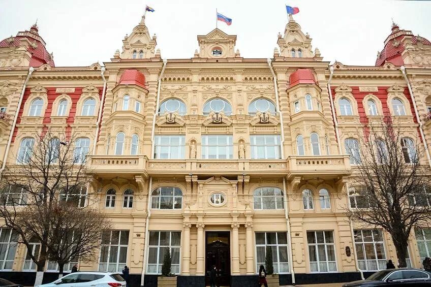 КПРФ выдвигает на пост председателя Ростовской на Дону городской Думы Наталью Оськину Первое заседание Ростовской на Дону городской Думы 8 го созыва состоится сегодня 29 сентября Организационный комитет по подготовке к проведению первого заседания Ростовской на Дону городской Думы 8 созыва принял решение о проведении первого заседания городской Думы нового созыва 29 сентября в 12 00 Ссылка на онлайн трансляцию в сети Интернет будет доступна на главной странице официального интернет портала городской Думы и Администрации города Ростова на Дону Оргкомитет сформировал проект повестки заседания из 12 вопросов среди которых и избрание председателя городской Думы Фракция КПРФ будет предлагать на пост председателя кандидатуру секретаря Ростовского горкома партии депутата гордумы Натальи Оськиной У партии Единой России сюрприза не ожидается Будет предложена кандидатура Лидии Новосельцевой В работе первого заседания городской Думы примет участие и губернатора Ростовской области Ю Слюсарь Подпишись на КПРФ ДОН Ростов на Дону гордума председатель фракцияКПРФ депутатОськина депутатМамаев