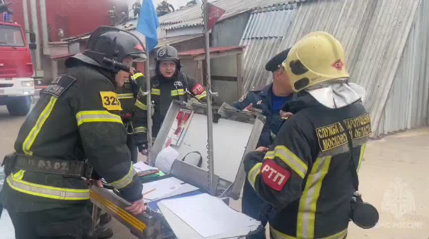 Пожар в автосервисе в Щелково локализован, один пострадавший