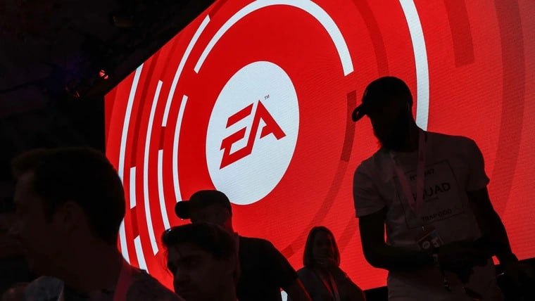 В США назвали продажу Electronic Arts Саудитам угрозой национальной безопасности Американские законодатели призвали провести расследование сделки из за рисков иностранного влияния Заявление уже направлено Министру финансов США Мы настоятельно призываем вас и Комитет провести тщательное расследование этой беспрецедентной предполагаемой иностранной приватизации крупной американской технологической и развлекательной компании сенаторы Элизабет Уоррен и Ричард Блюменталь В числе инвесторов значатся компания Silver Lake фонд Affinity Partners и Государственный инвестиционный фонд Саудовской Аравии Американские законодатели считают подозрительным что за Electronic Arts предлагают на 10 млрд больше ее рыночной стоимости Они заявляют что это попытка королевства купить влияние на США Поздно пить Боржоми когда почки отвалились EA Саудиты США Игры Подписывайтесь на ARCHiTECH Чат