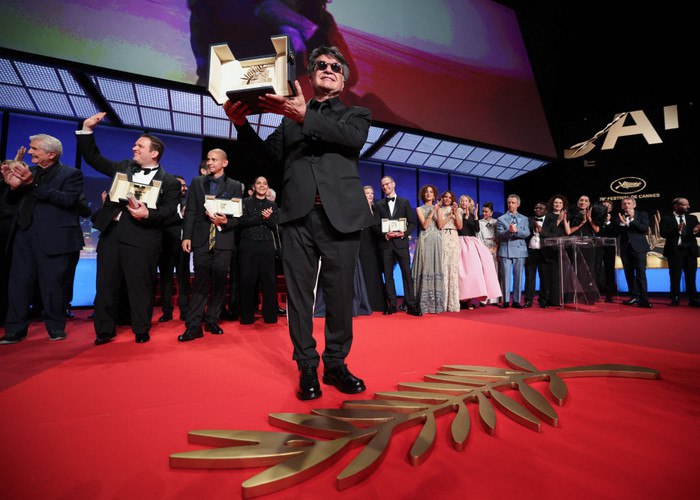 Золотую пальмовую ветвь 78-го Каннского кинофестиваля получил фильм «Простая случайность» иранского режиссёра Джафара Панахи.