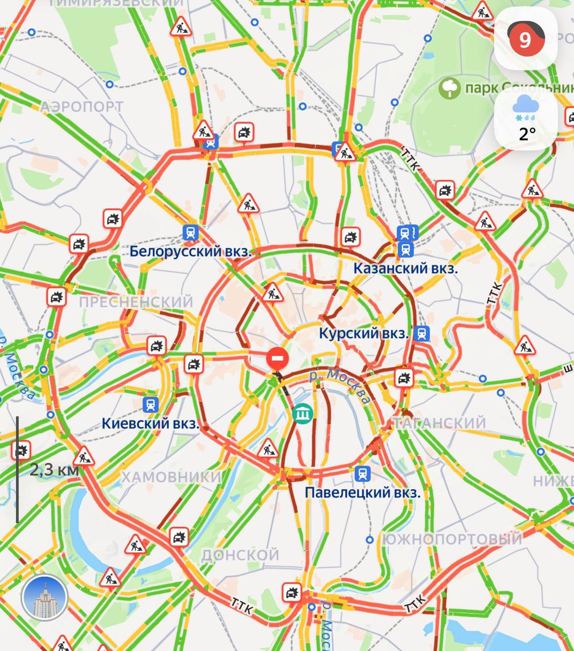 Пробки в Москве достигли 9 баллов