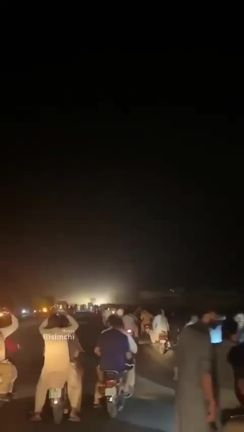 Пакистан временно закрывает воздушное пространство для рейсов