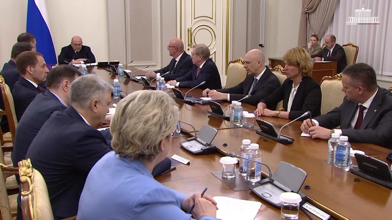 Правительство запускает программу Университетские смены для школьников из новых регионов