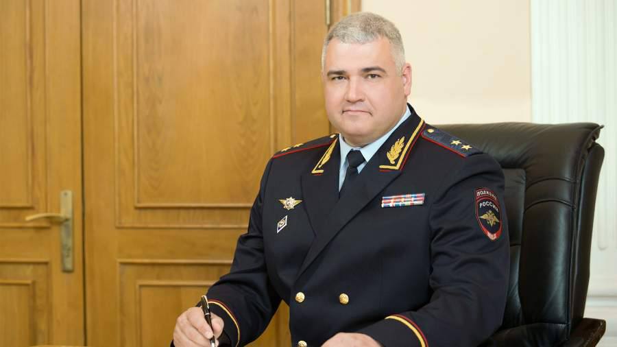 «Преемственность — залог безопасности на дорогах»  Глава российской Госавтоинспекции Михаил Черников в интервью «Известиям» рассказал о том, как новый нацпроект позволит снизить аварийность на дорогах    Действовавший до 2025 года нацпроект «Безопасные качественные дороги» позволил заметно улучшить ситуацию с аварийностью и смертностью на российских автотрассах.   ⁉  Какие новые вызовы предстоит решить дорожной полиции в рамках пришедшего ему на смену нового нацпроекта «Инфраструктура для жизни», в день 89-летия Госавтоинспекции «Известиям» рассказал начальник Главного управления по обеспечению безопасности дорожного движения МВД России генерал-лейтенант полиции Михаил Черников.  Михаил Черников: «Самая важная задача — это выполнить данные в прошлом году поручения президента Российской Федерации Владимира Путина по снижению смертности в результате ДТП в полтора раза к 2030 году и в два раза к 2036 году по сравнению с показателем 2023 года. Для этого потребуется консолидация общества и всех органов власти на федеральном, региональном и муниципальном уровнях. Убежден, что совместными усилиями нам удастся достигнуть запланированных целей — все предпосылки для этого есть».    Подробности – в материале «Известий»