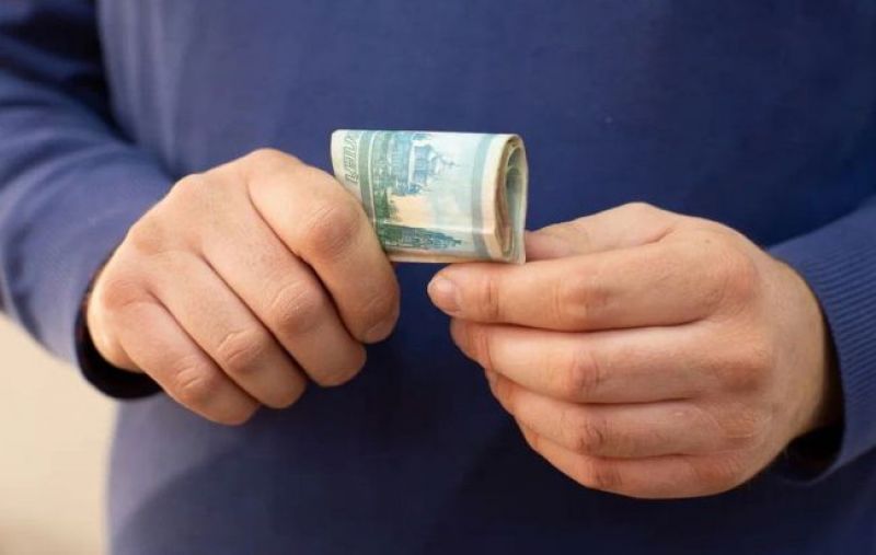 Директор орловского медцентра оштрафован за трудоустройство экс-госслужащего без уведомления     Директор орловского «Медицинского информационно-аналитического центра» заплатит штраф за трудоустройство экс-госслужащего без уведомления. Об этом сообщили в пресс-службе прокуратуры Орловской области.  ↗  Прислать новость   Подписаться