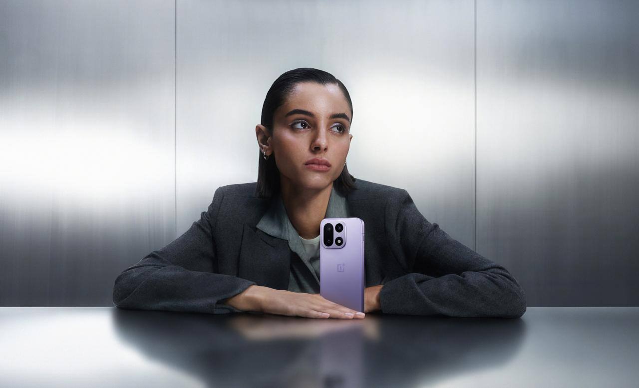 Цена впечатляет в хорошем смысле В Россию официально завезли новый флагманский смартфон OnePlus 15 Ключевые фишки характеристики и цены по ссылке kod ru oneplus 15 postupil v prodazhu