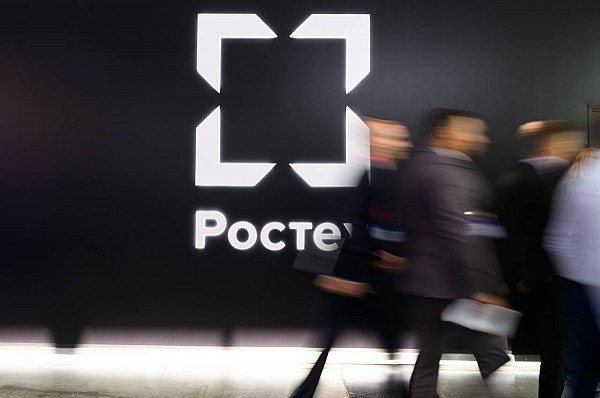 Ростех готовит специалистов по борьбе с террористическими угрозами Госкорпорация Ростех запустила программу повышения квалификации в области антитеррористической защиты промышленных предприятий. Курс направлен на актуализацию знаний в сфере инженерно-технической защиты и повышения эффективности противодействия террористическим угрозам. Об этом сообщает AVIA.RU. Программа «Организация антитеррористической защищенности, инженерно-технической укрепленности и физической охраны объектов Госкорпорации и ее организаций» разработана Академией Ростеха совместно с Научно-инжиниринговым центром технических средств охраны входит в холдинг «СИБЕР» Госкорпорации Ростех и учитывает последние изменения в законодательстве. Обучение приобретает особую актуальность в условиях ужесточения требований к безопасности промышленных объектов и предотвращения попыток террористических атак. aviaru.net/n283035