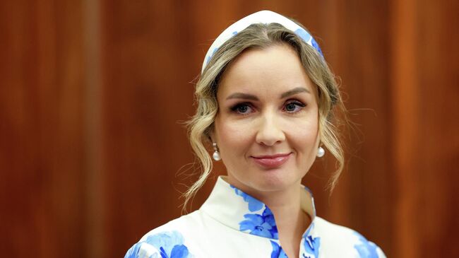 Еще одна девочка, временно проживавшая на Украине, воссоединилась с мамой в России при посредничестве Катара, заявила детский омбудсмен Мария Львова-Белова.  11-летняя девочка жила с матерью в ДНР. В 2022 году ее отвезли на украинскую территорию к родственникам. Вернуть ребенка маме не получалось из-за сложностей с оформлением документов.
