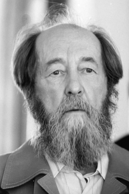 день в истории 10 декабря 1974 года уроженцу Кисловодска Александру Солженицыну писателю публицисту общественному деятелю вручили Нобелевскую премию Шведская академия сформулировала решение о награждении так За нравственную силу с которой он следовал непреложным традициям русской литературы ПОДРОБНЕЕ НА САЙТЕ Фото Краевое государственное бюджетное научное учреждение культуры Хабаровский краевой музей имени Н И Гродекова Stavropol Media Прислать новость