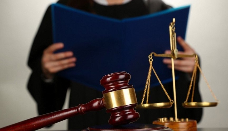 На Дону завершено расследование громкого дела о коррупции в бюро судмедэкспертизы В Ростовской области завершено расследование уголовного дела возбужденного в отношении руководства и сотрудников ГБУ РО Бюро судебно медицинской экспертизы города Таганрога Организованная группа обвиняется в вымогательстве взяток у местных жителей Об этом сообщает источник в правоохранительных органах Обвинение предъявлено трем фигурантам Терземану О Е Хань О А и Юсуповой Л Н Они обвиняются в получении взятки говорится в сообщении Южная служба новостей