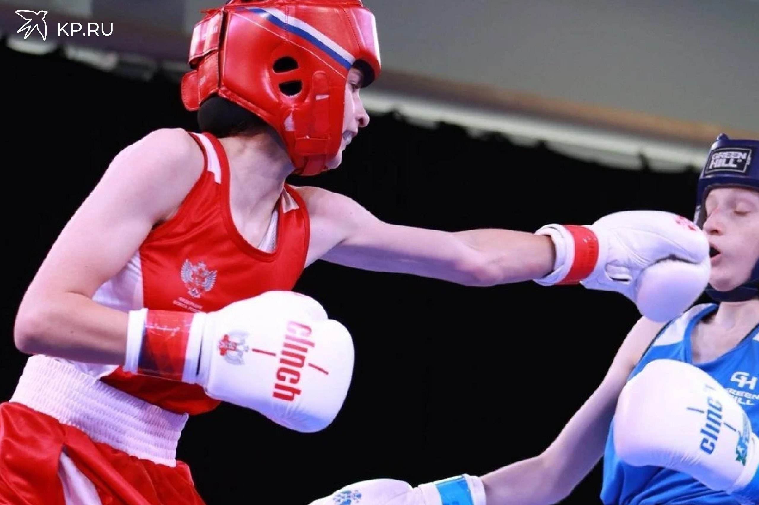 Воронежская спортсменка выиграла первенство Европы по боксу В Златиборе Сербия финишировало первенство Европы по боксу среди юношей и девушек 13-14 лет. В турнире участвовали 160 атлетов 44 девушек и 116 юношей из 20 стран. Об этом сообщает телеграм-канал "Новоусманский район". Воспитанница воронежской СШОР № 4 Карина Каширина из Новой Усмани стала лучшей в весе до 42 кг, выиграв все поединки. Наша землячка завоевала золотую медаль. Как ранее сообщал сайт vrn.kp.ru, Карина Каширина выиграла первенство России по боксу в Сыктывкаре. В весе до 42 кг Карина завоевала золото, одолев в финале Валерию Пиндюрину из Краснодарского края.
