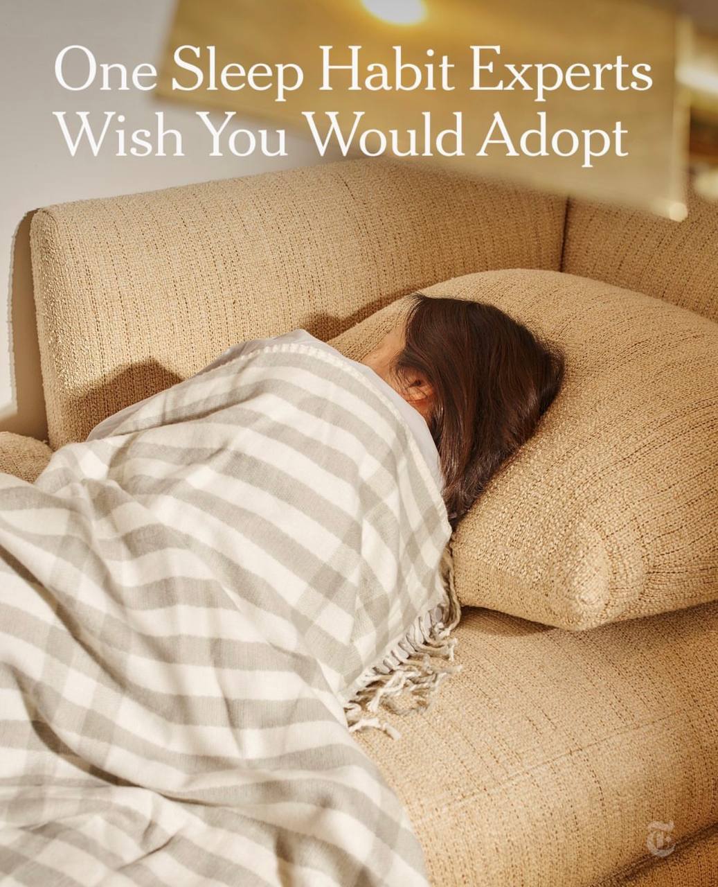 Нерегулярный сон удваивает риск инфаркта повышает риск деменции и депрессии исследование NYT Эксперимент с участием 88 000 человек показал что нестабильный график ломает циркадные ритмы нарушает метаболизм и ослабляет иммунитет Как наладить режим 1 Свет по утрам 20 30 минут на улице в одно и то же время или яркая лампа 2 Подготовка ко сну за час отложите телефон почитайте или помедитируйте 3 Стабильность ключ соблюдайте график даже в выходные максимум 30 минут 4 Не ждите усталости вред накапливается даже если вы чувствуете себя нормально Сохраняем к плану восстановления режима сна