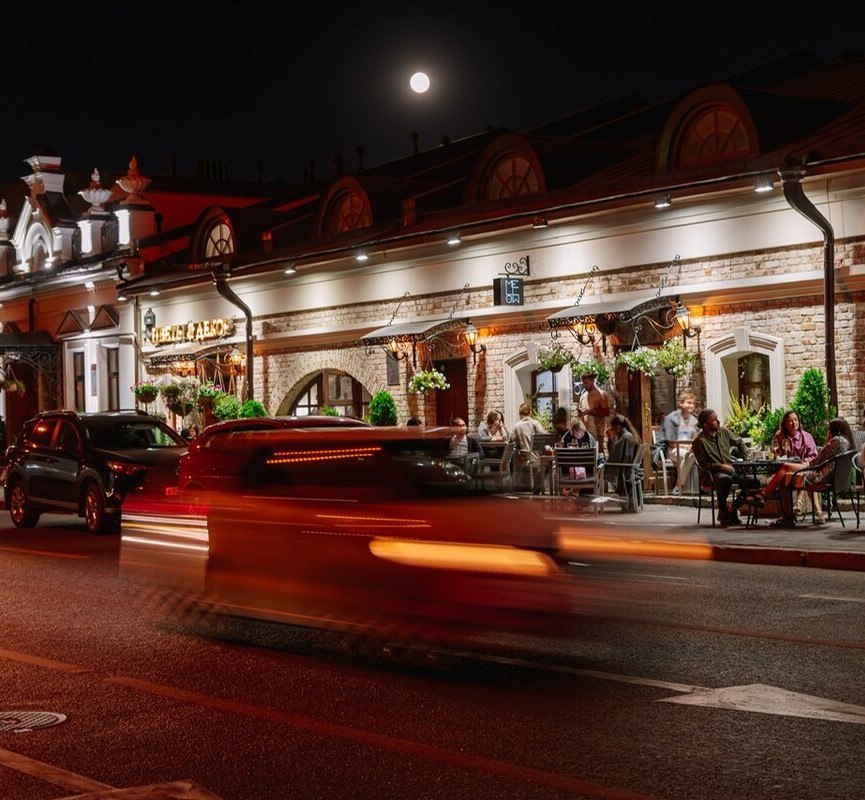 Глава Вахитовского и Приволжского районов Альберт Салихов заявил о планах реорганизовать Профсоюзную В своем Telegram канале он написал о намерении взяться за Профсоюзную и реорганизовать движение Подробностей пока нет но Альберт Салихов подчеркивает что цель обновлений сделать улицу комфортнее для пешеходов Кроме того глава районов заявил что уже принимает предложения от горожан и урбанистов Как вы считаете нужно ли вмешиваться в развитие Профсоюзной и если да то как