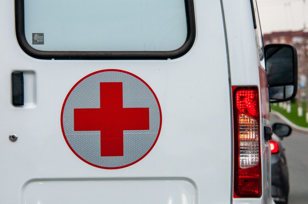Пассажирка легковушки пострадала в ДТП с донецким автобусом ДАН: Написать нам , что в результате аварии обошлось без пострадавших. Напомним, автобус №34 столкнулся с легковым авто в донецком поселке Чулковка и вылетел в кювет. Фото: Global Look Press Читать полностью