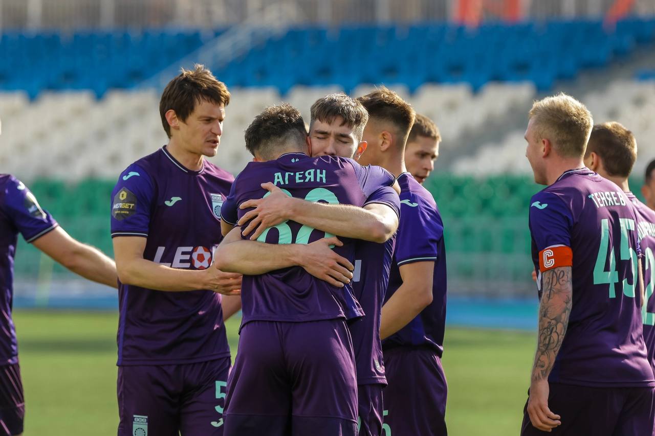 ФК «Уфа» и баскетбольный клуб «Динамо» получат частичное финансирование из бюджета Башкирии.    «Главой республики принято решение, что ряд клубов и команд будут, в том числе, финансироваться будут еще за счет бюджета республики. Это футбольный клуб «Уфа», «Динамо», частично мы будем финансировать и «Салават Юлаев», — сообщил вице-премьер правительства республики Руслан Хабибов.    Ранее власти Башкирии решили выделить 250 миллионов рублей клубу «Салават Юлаев».    Подписаться   Прислать новость