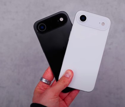 Стала известна емкость аккумуляторов всех моделей iPhone 17 включая eSIM версии MacRumors MacRumors обратил внимание на пост инсайдера ShrimpApplePro который опубликовал таблицу с емкостью аккумуляторов всех моделей iPhone 17 включая тонкий Air Источник говорит что данные взяты у китайских регулирующих органов Емкость батарей будет отличаться в зависимости от наличия лотка для физической SIM карты