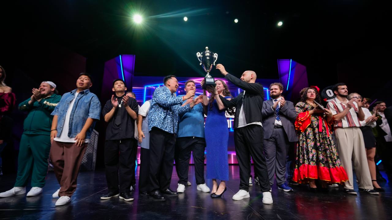 Чемпионами Премьер лиги КВН и участниками Высшей лиги сезона 2026 стала команда Сделано на Сахалине Сахалинская область Поздравляем победителей kvnofficial