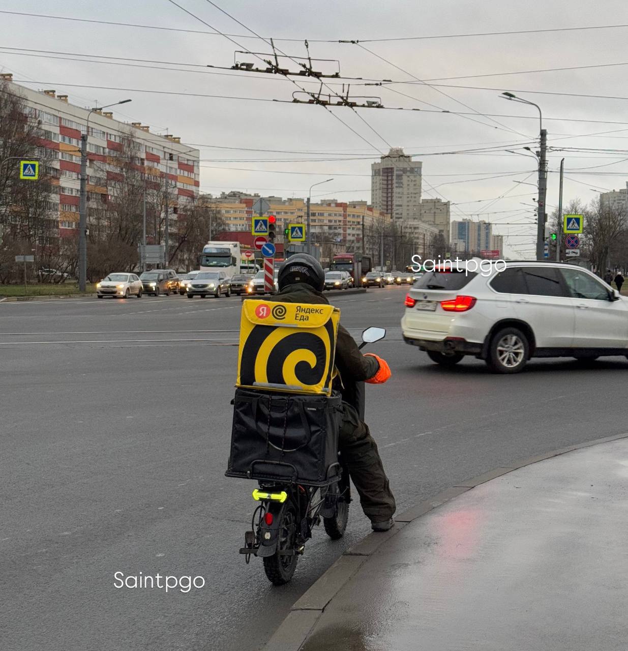 В Петербурге число соискателей впервые за два года превысило спрос на рынке труда. По данным hh.ru, весной активность ищущих работу заметно выросла — количество резюме увеличилось на 47% по сравнению с январём 2023 года, в то время как вакансий стало больше лишь на 31%. Средние зарплатные ожидания соискателей в марте составили 82,5 тысячи рублей. – жми тут / Прислать новость #спб #питер #Петербург