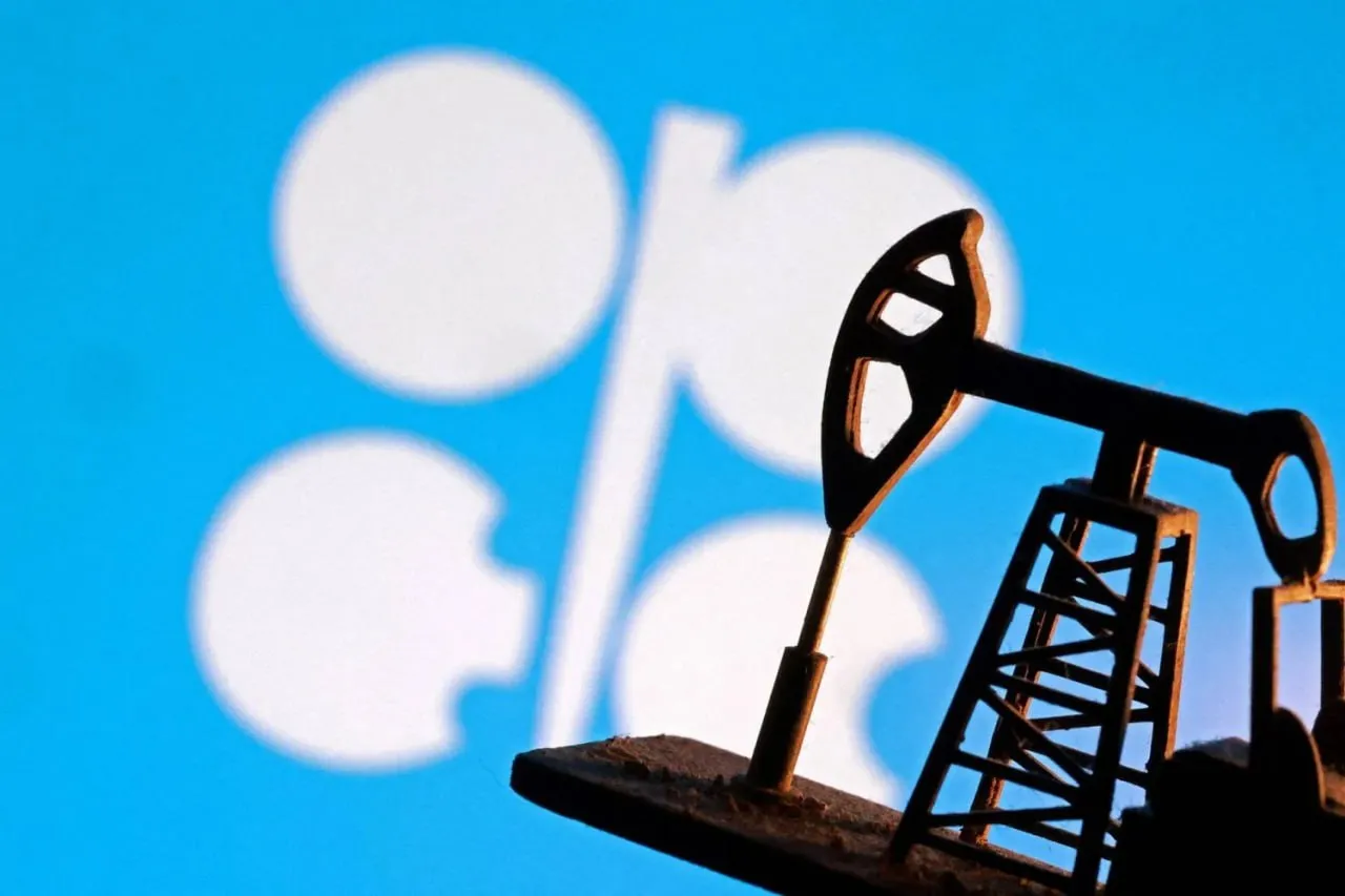 Молния ОАЭ объявили о выходе из OPEC и OPEC с 1 мая 2026 года Об этом сообщает государственное информационное агентство WAM Власти объяснили решение национальными экономическими интересами желанием гибче управлять добычей нефти и быстрее реагировать на потребности мирового рынка При этом в стране заявляют что продолжат наращивать инвестиции в нефть газ и возобновляемую энергетику а также сохранят курс на стабильность глобального энергорынка Русские Эмираты
