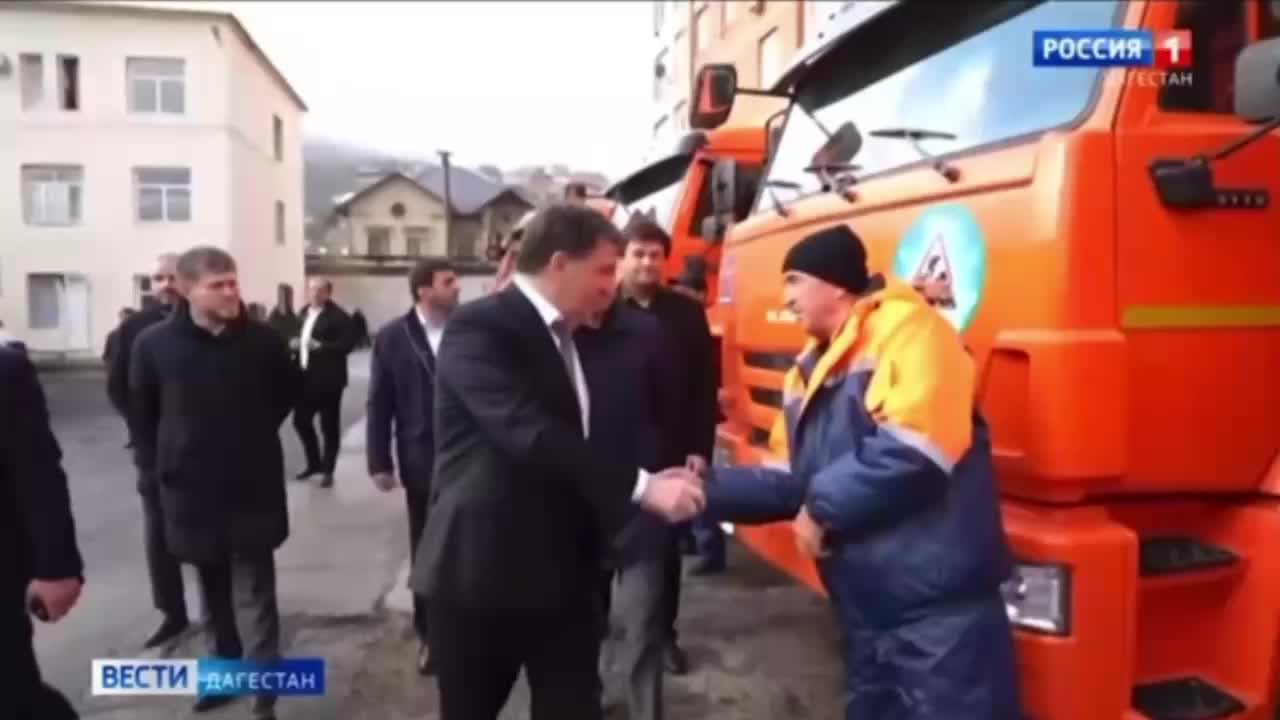 Махачкала обновляет автопарк: 10 новых мусоровозов для улучшения сбора отходов