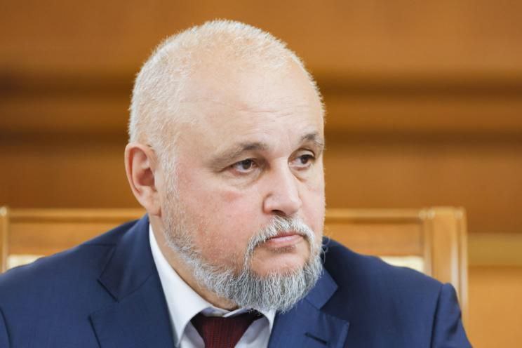 Российские компании топливно энергетического комплекса готовы к экспорту в страны БРИКС Ближнего Востока и Африки ТЭК разработал множество конкурентоспособных технологий готовых к экспорту на международные рынки Как заявил в интервью ТАСС министр энергетики России Сергей Цивилев наиболее перспективными направлениями для этого являются именно страны БРИКС Ближнего Востока и Африки где сочетание доступной цены и эффективности станет ключевым преимуществом Среди экспортных решений глава Минэнерго выделил технологии строительства скважин сложной траектории методы увеличения добычи трудноизвлекаемой нефти а также оборудование для нефтегазовой отрасли такое как компрессоры насосные агрегаты и блочно модульные установки